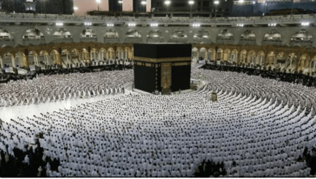 باحث: رجال الأمن يضربون بيد من حديد لمنع ظاهرة الحج غير النظامي