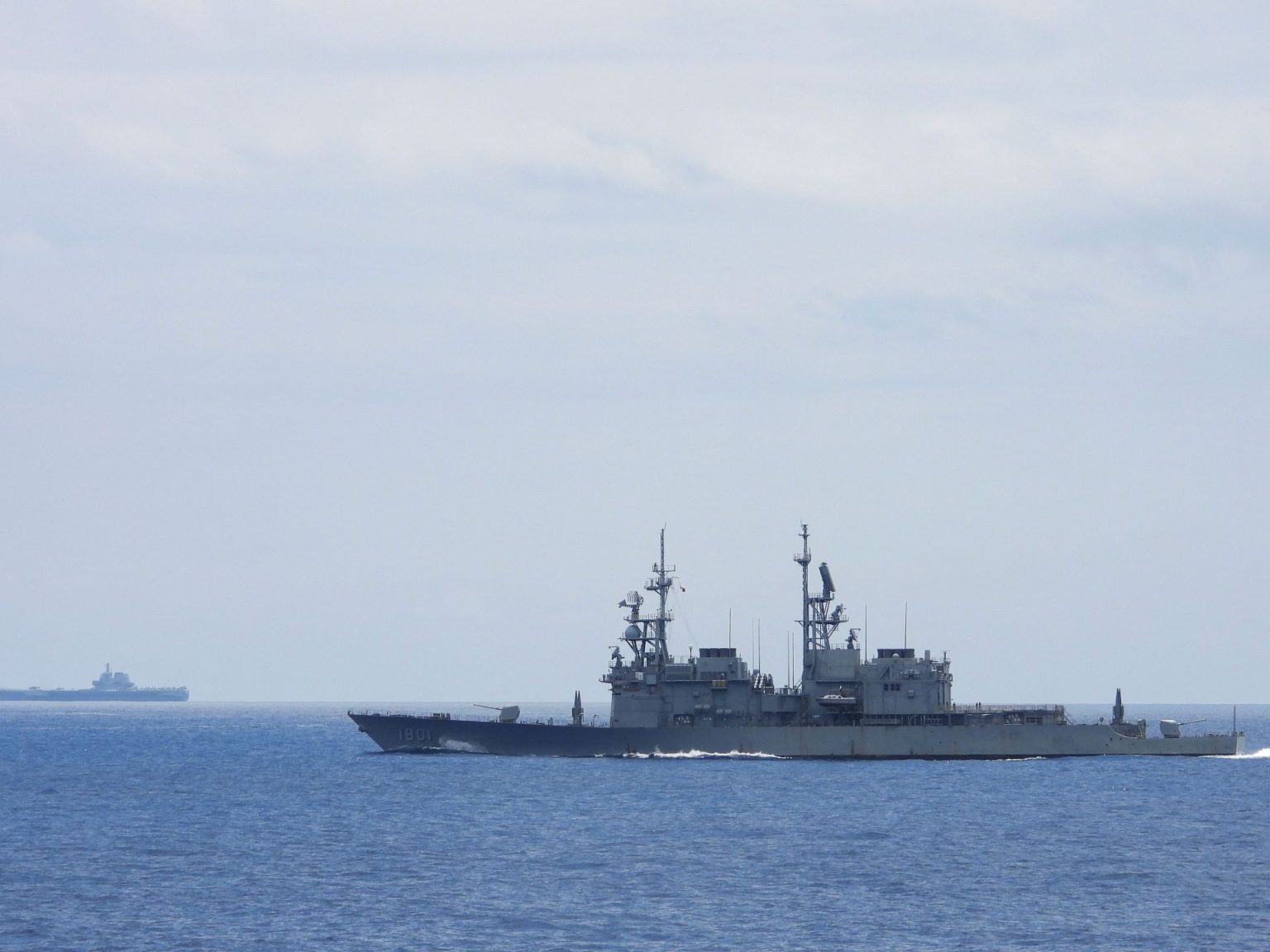 تايوان ترصد 26 طائرة وسفنا صينية