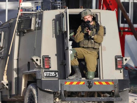 اقتحامات واعتقالات بالضفة وأهالي بيتا يتصدَّون للمستوطنين