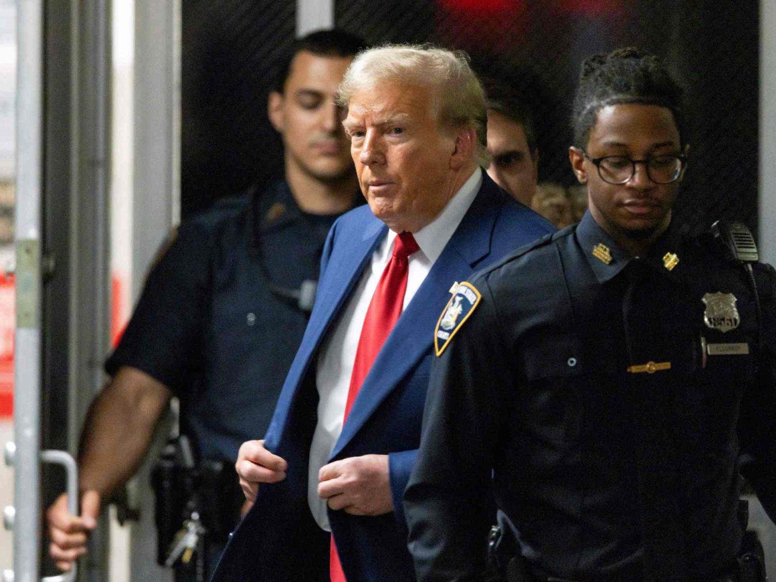 قاض أميركي يغرم ترامب لازدرائه المحكمة ويهدده بالسجن إذا لم يرتدع