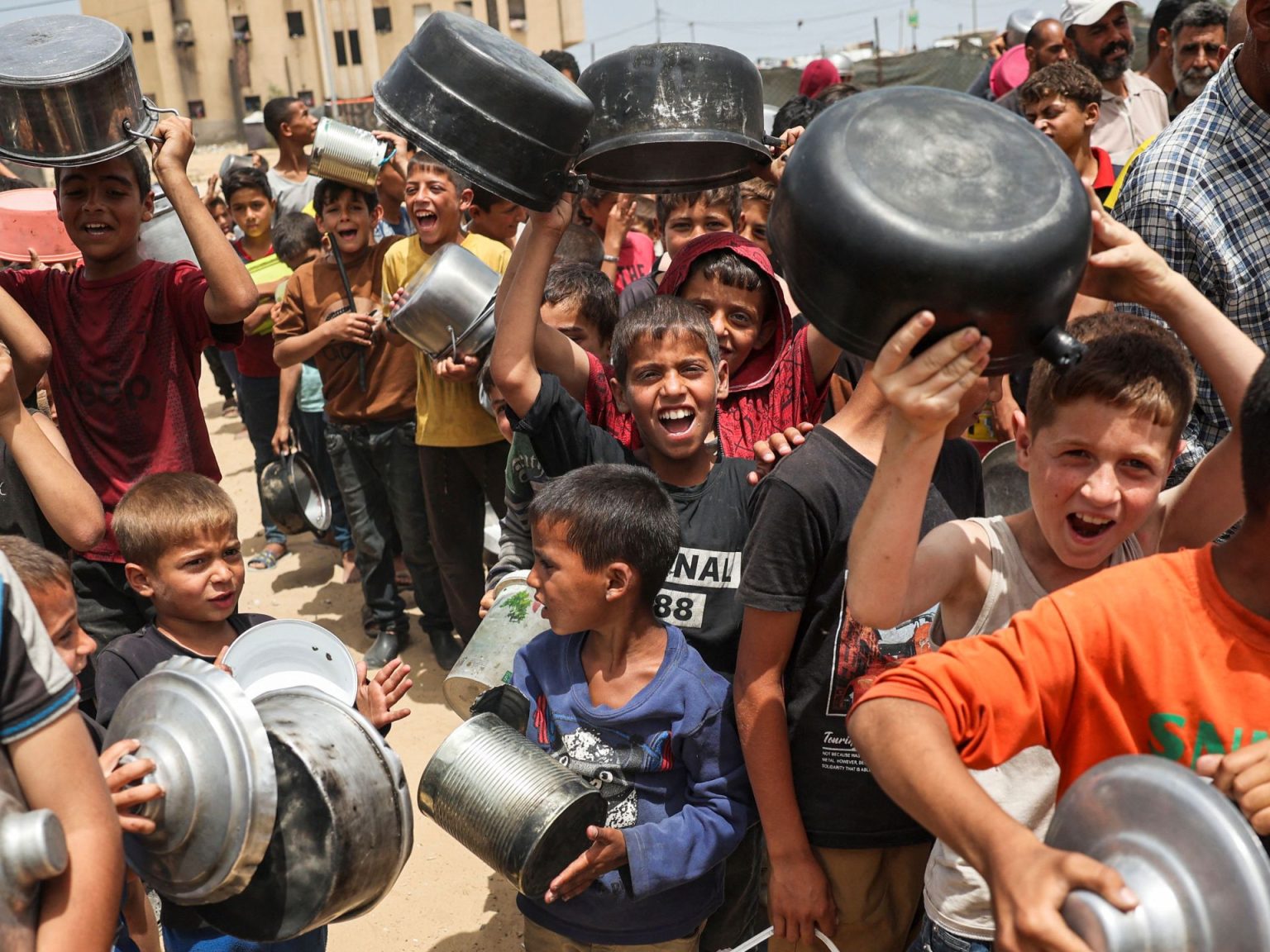 الأونروا تعلن تعليق توزيع الأغذية في رفح