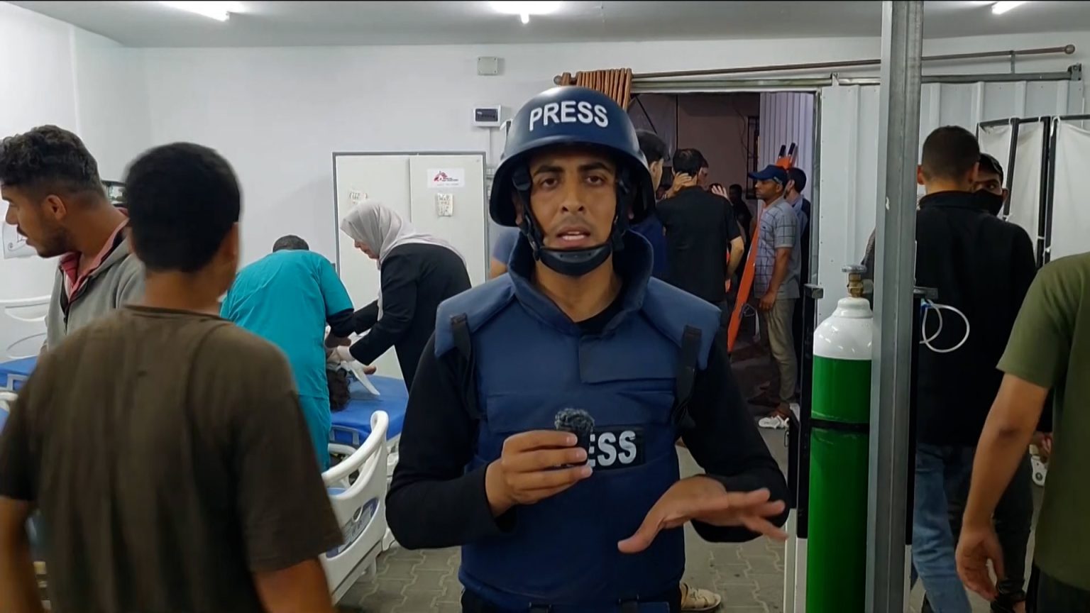 مشاهد قاسية بعد مجزرة إسرائيلية استهدفت خيام النازحين برفح