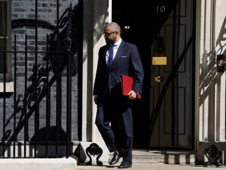 بريطانيا تطرد الملحق العسكري الروسي بتهمة التجسس وموسكو تندد