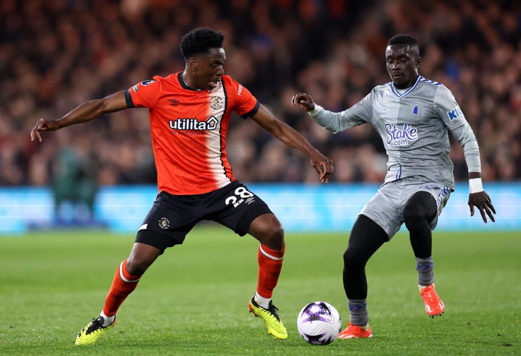 توقعات مباراة لوتون تاون ضد ويست هام: الدوري الإنجليزي الممتاز، توقعات واختيارات يوم السبت