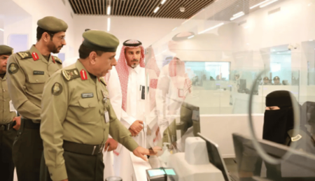 الفريق اليحيى يقف على سير العمل بجوازات مطار الأمير محمد بن عبدالعزيز ومنفذ حالة عمّار