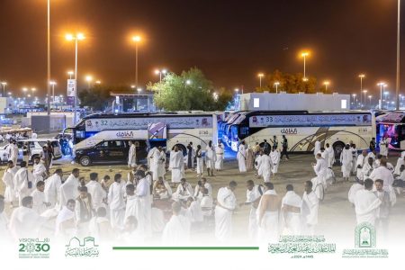 حجاج بيت الله الحرام يستقرون في مشعر مزدلفة