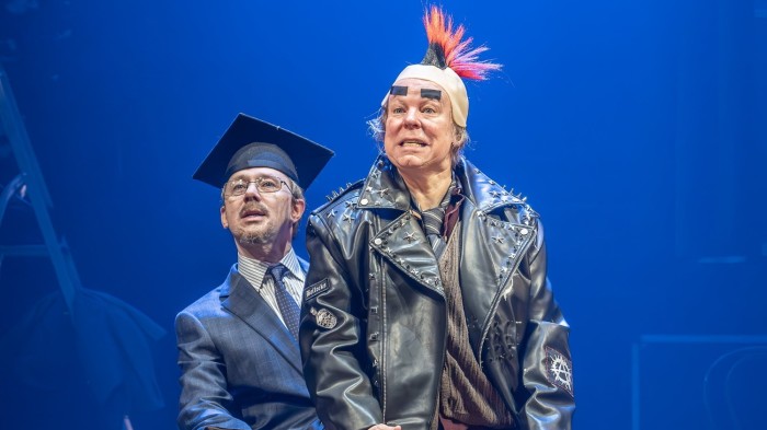 rewrite this title in Arabic Inside No 9’s brilliant blend of macabre comedy comes to the West End in Stage/Fright — review
