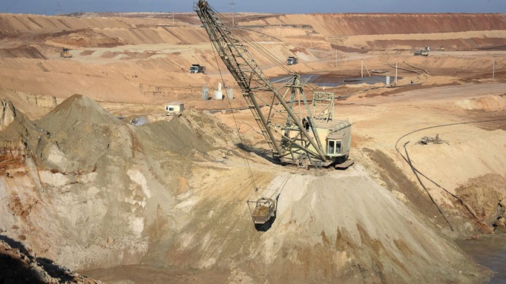 rewrite this title in Arabic Ukraine’s president rejects deal with US over rare minerals