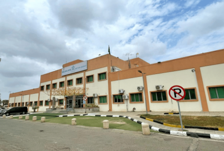 فريق طبي بمستشفى ضمد العام ينجح في علاج امرأة مسنّة تبلغ من العمر 114 عامًا