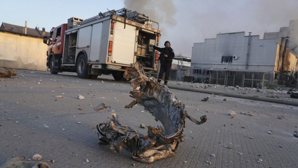 rewrite this title in Arabic Russian attack on Kharkiv kills one person and injures at least 60 others