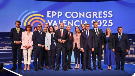 rewrite this title in Arabic The EU’s biggest political party met in Valencia – what we learned