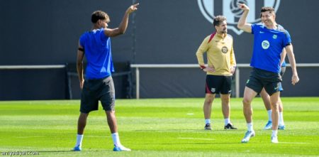 بعد خيبة باريس.. برشلونة يهدد دورتموند بالرابعة