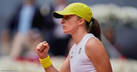 بطولة مدريد.. إيجا إلى نصف النهائي