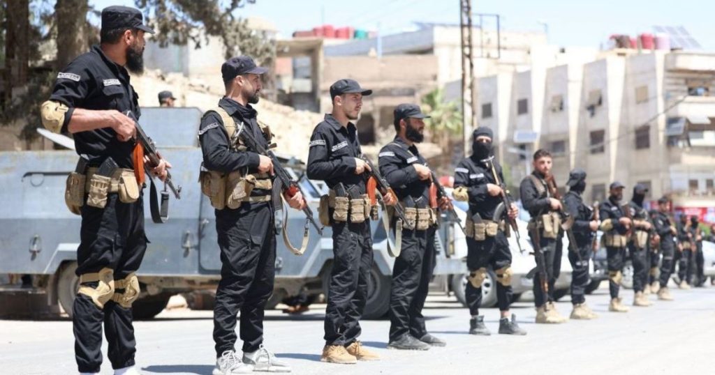 حملة طائفية وتهجير العلويين.. كيف ضخمت فيديوهات مضللة أزمة منازل المعضمية والسومرية بدمشق؟