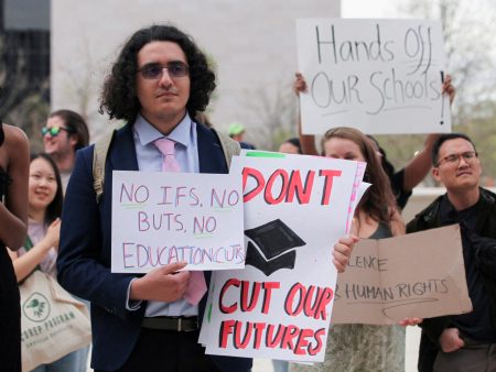 من يمكنه أن يفتخر بعد الآن بأنه أميركي؟ طلاب يجيبون