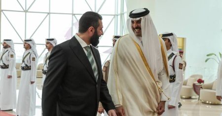 أمير قطر يدين الاعتداءات الإسرائيلية على سوريا