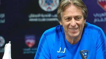 مدربا الأهلي والهلال يؤكدان صعوبة مواجهتم في نصف نهائي كأس أبطال آسيا للنخبة