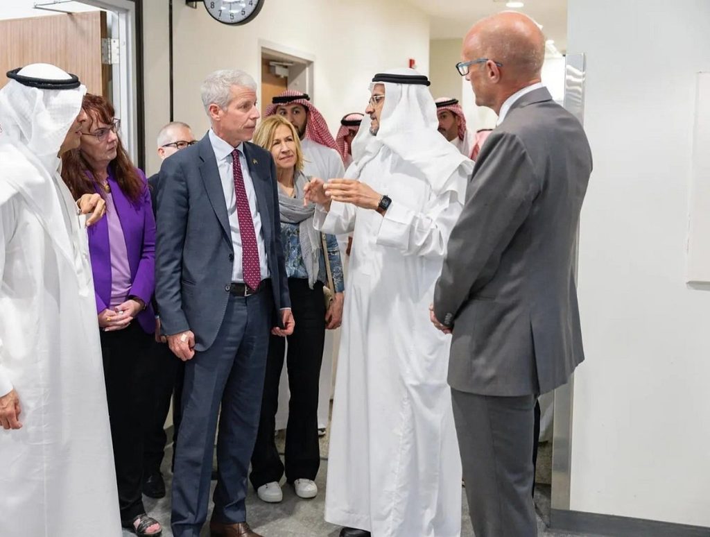 وزير الطاقة الأمريكي يزور جامعة الملك فهد للبترول والمعادن