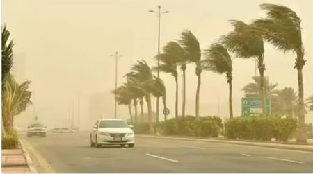 طقس المملكة الثلاثاء: رياح نشطة مثيرة للأتربة والغبار وسماء غائمة على عدة مناطق