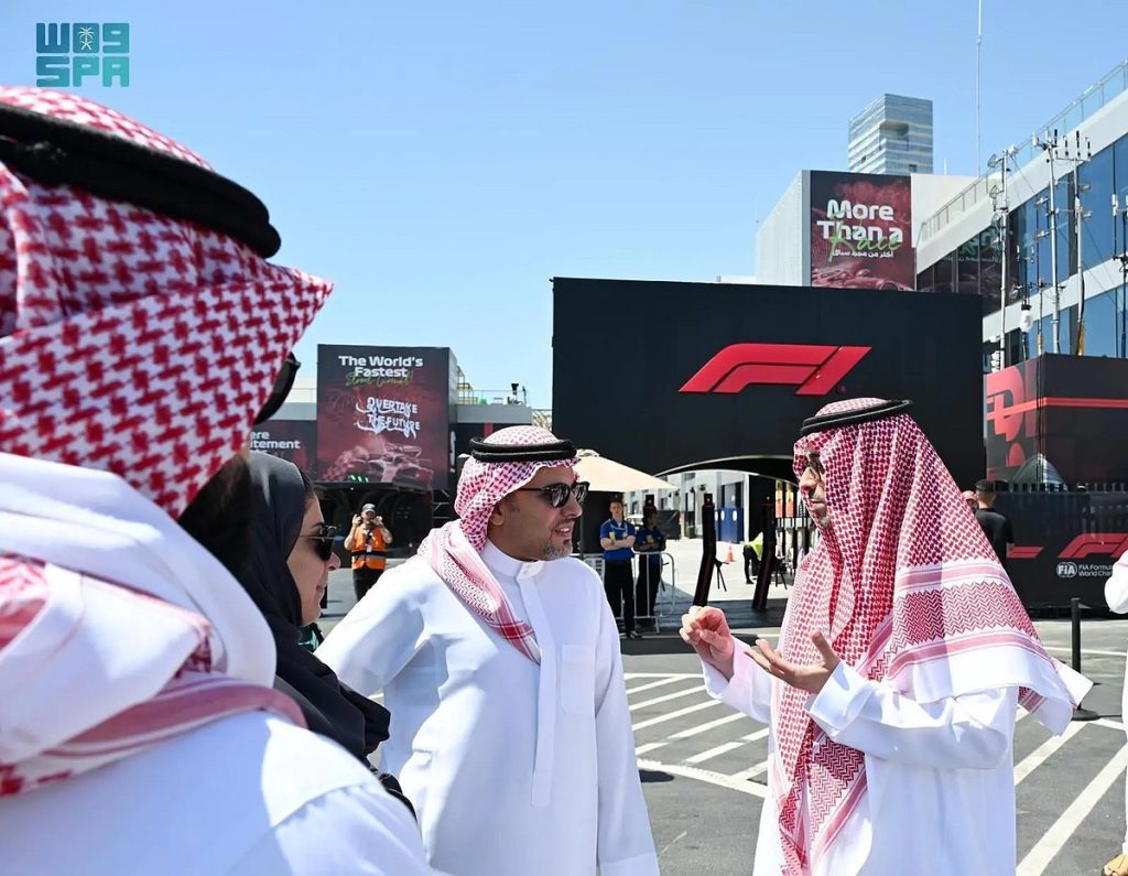 محافظ جدة يتفقد حلبة كورنيش جدة استعدادًا لسباق جائزة السعودية الكبرى stc للفورمولا1