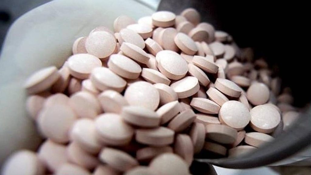 القبض على شخص بمحافظة الطائف لترويجه مادة الإمفيتامين وأقراصًا خاضعة لتنظيم التداول الطبي