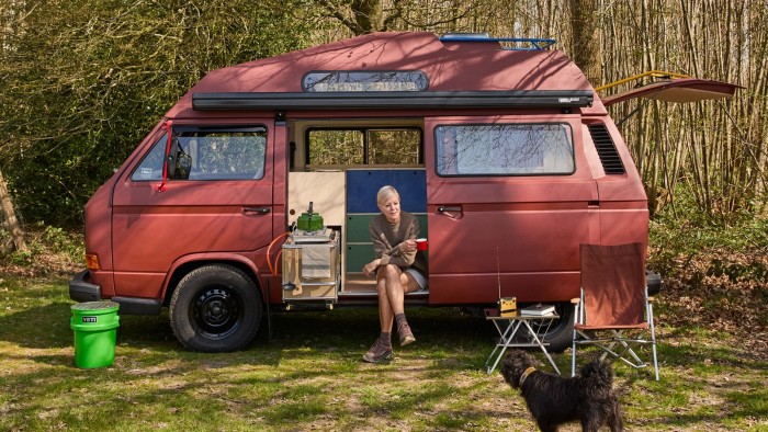 rewrite this title in Arabic I’ve changed my life with a bespoke VW Transporter