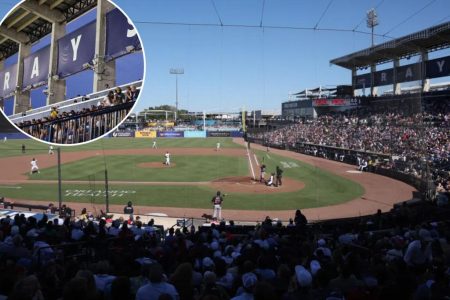 rewrite this title in Arabic Yankees returning to second home as road team in series vs. Rays