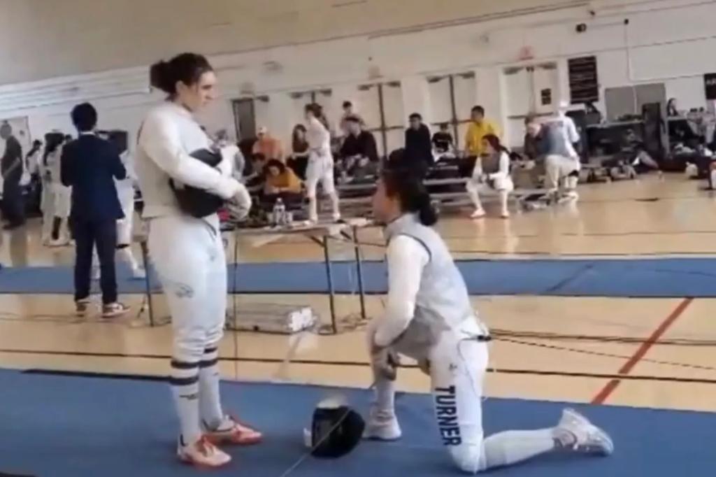 rewrite this title in Arabic Transgender fencer at center of controversy after female opponent refused to compete no longer on women’s team