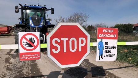 rewrite this title in Arabic How is the European Union fighting the latest outbreak of foot-and-mouth disease?