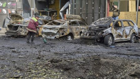 rewrite this title in Arabic Russia launches over 160 drones on Ukraine in overnight attack injuring at least 11 people