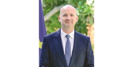 «نحن المحيط» «We are the Ocean».. بقلم السفير الفرنسي لدى البلاد أوليفييه غوفان