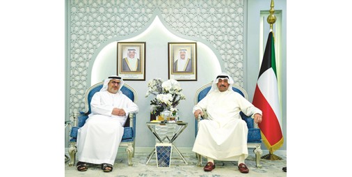 وزير الدفاع وسفير الإمارات ناقشا موضوعات الاهتمام المشترك والجوانب العسكرية