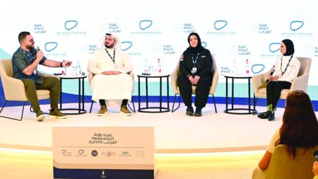 «نكهات شبابية» إلى العالمية عبر «منصات التواصل»