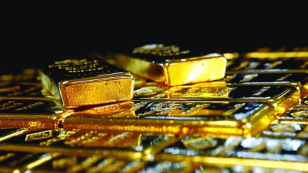 تراجع أسعار الذهب يحفز الطلب على السبائك.. وإقبال محدود على المشغولات