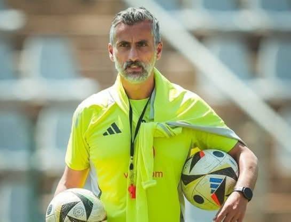 الأهلي المصري يراهن على «ريفيرو».. إسباني يخلف سويسريّاً لقيادة الأحمر