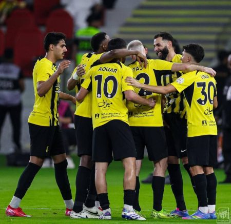 العميد يسعى للرباعية ضد الرائد