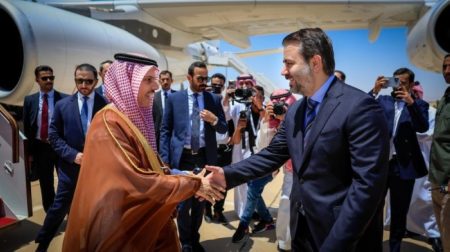 الدبلوماسية السعودية في سورية.. حضور يتجاوز البروتوكول.. ويُعيد ترتيب الإقليم..