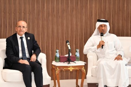 مؤسس “بلومبيرغ الإعلامية”: قطر نموذج اقتصادي رائد