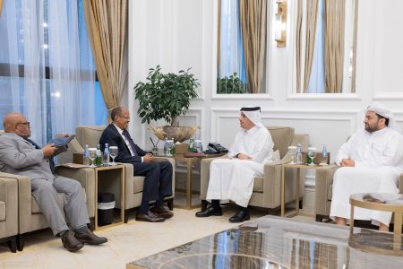 رئيس الوزراء القطري يبحث مع رئيس المفوضية الأفريقية حل أزمة رواندا والكونغو