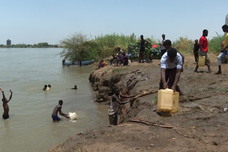 وزير صحة الخرطوم يكشف للجزيرة نت أسباب انتشار الكوليرا بالولاية