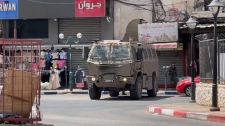 جيش الاحتلال يشن حملة دهم واعتقالات واسعة بالضفة