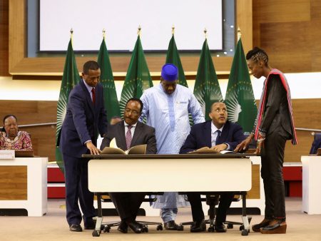 لوموند: جبهة تيغراي مهندسة تحديث إثيوبيا توشك على الزوال