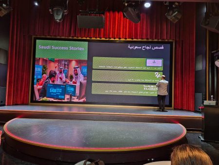 خبراء اقتصاديون يناقشون التوسع العالمي للعلامات التجارية في المؤتمر العائم