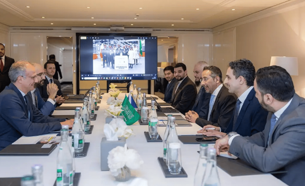 وزير الصناعة يبحث مع شركات فرنسية الفرص الاستثمارية المشتركة في التعدين والطيران والأغذية