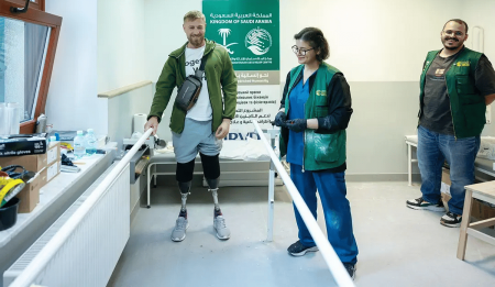 تدشين المشروع الطبي التطوعي للأطراف الصناعية للاجئين الأوكرانيين في بولندا