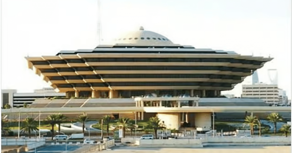 «الداخلية»: غرامة مالية تصل إلى 100,000 ريال بحق كل من يقوم بإيواء حاملي تأشيرات الزيارة بأنواعها كافة