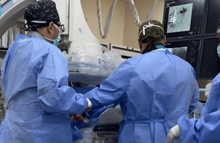 التدخل الصحي السريع بمستشفى الملك فهد بالمدينة المنورة ينقذ رئة حاجة نيجيرية