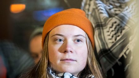 الناشطة السويدية ثونبرغ تعتزم الإبحار لغزة على متن “أسطول الحرية”