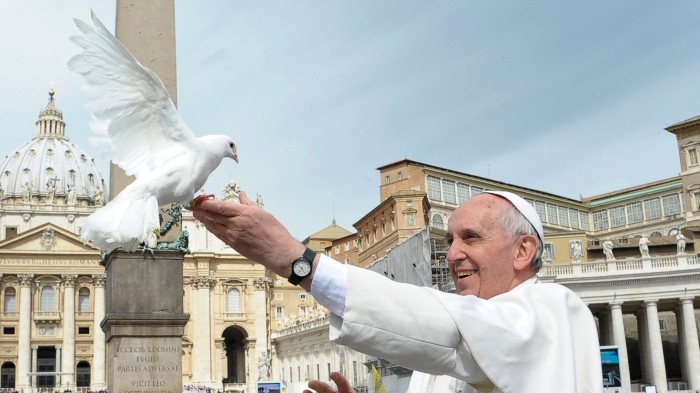 rewrite this title in Arabic What Pope Francis saw in Caravaggio