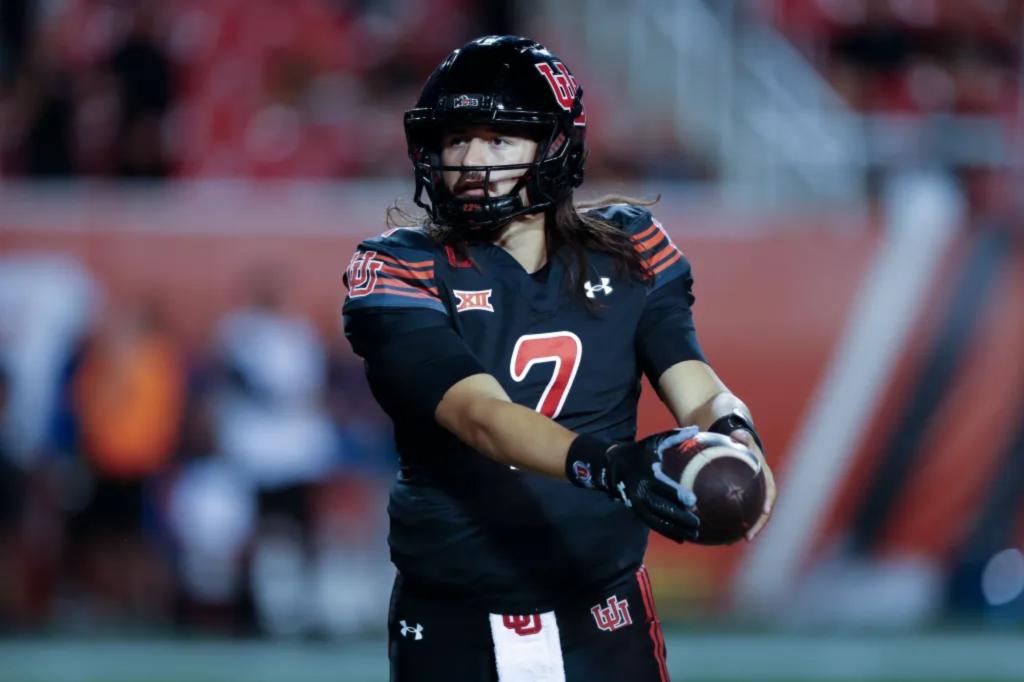 rewrite this title in Arabic Utah QB Cam Rising retires for medical reasons— but has another football job lined up